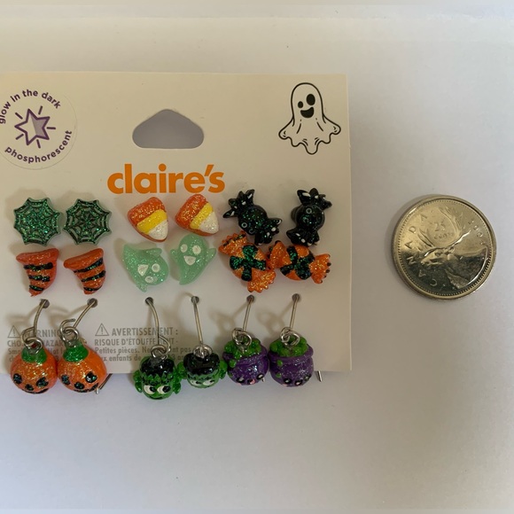New Claire’s Spooky Glow-in-the-Dark Halloween Earrings Set - Picture 4 of 7